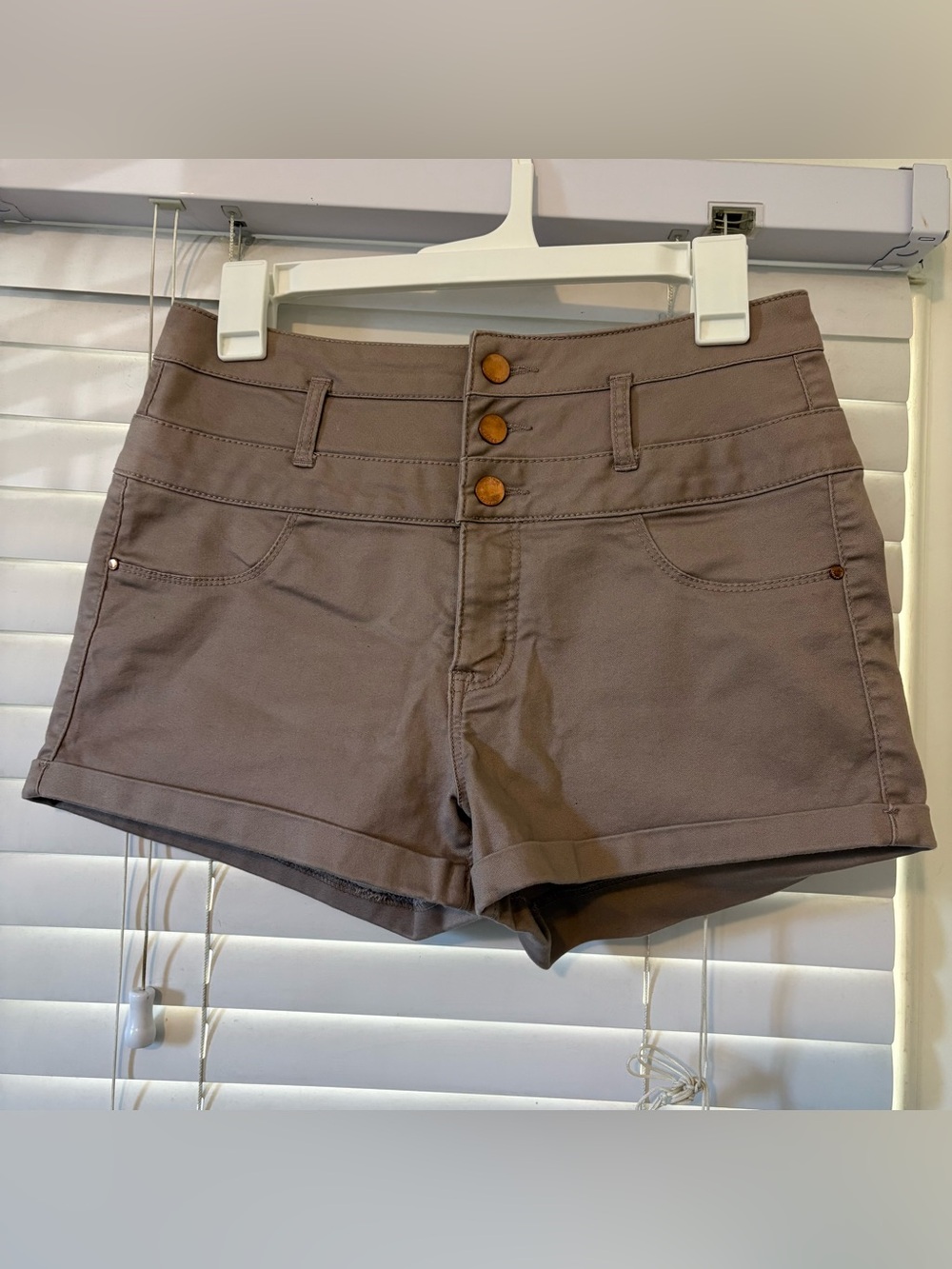 Refuge Women’s High Rise Dusty Rose Cuffed Stretch Shorts Size 8 Soft Casual